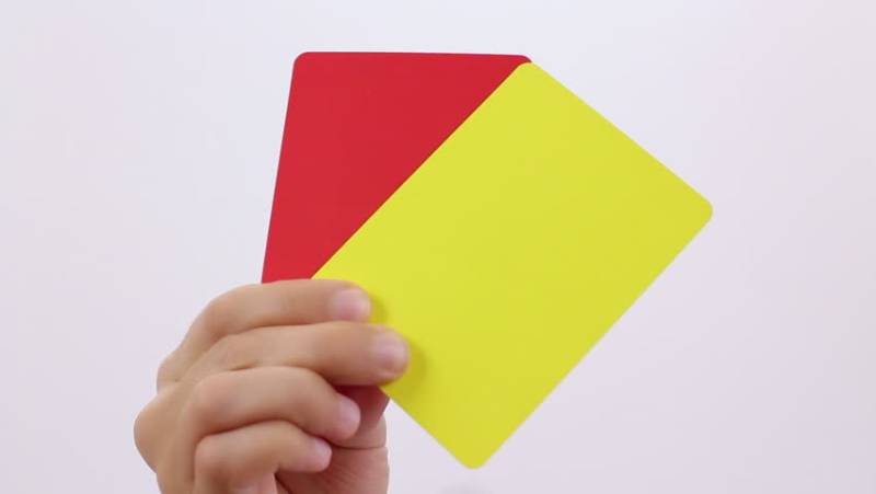 Các Loại Thẻ Trong Bóng Đá – Luật Lệ, Tác Động & Chiến Thuật Cá Cược 1 Các Loại Thẻ Trong Bóng Đá – Luật Lệ, Tác Động & Chiến Thuật Cá Cược